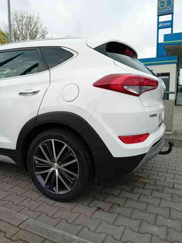Hyundai Tucson 2,0   4x4 - foto 14