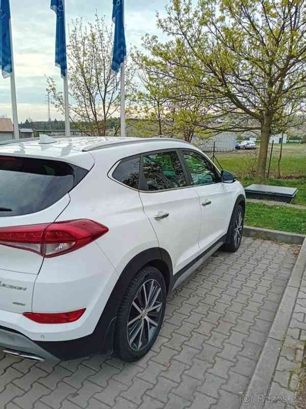 Hyundai Tucson 2,0   4x4 - foto 2