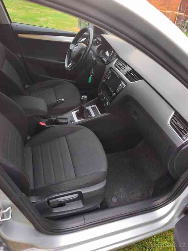 Škoda Octavia 2,0   TDi 110kW - Webasto - foto 17