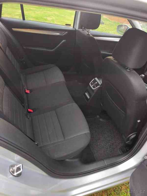 Škoda Octavia 2,0   TDi 110kW - Webasto - foto 19