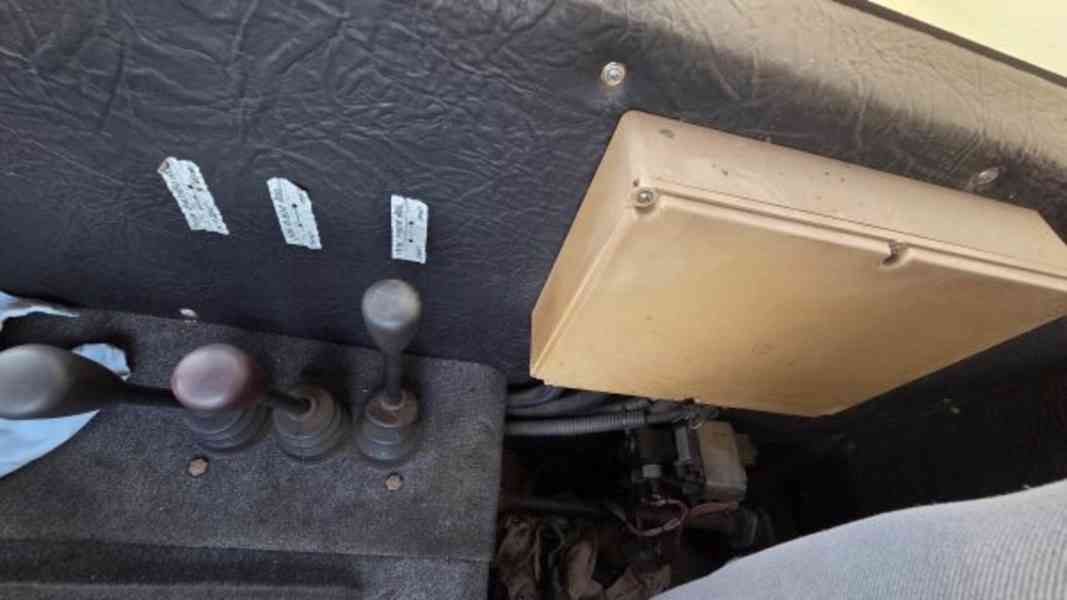 4x4 sypač 2.5m3 Praga UV80 radlice - foto 7