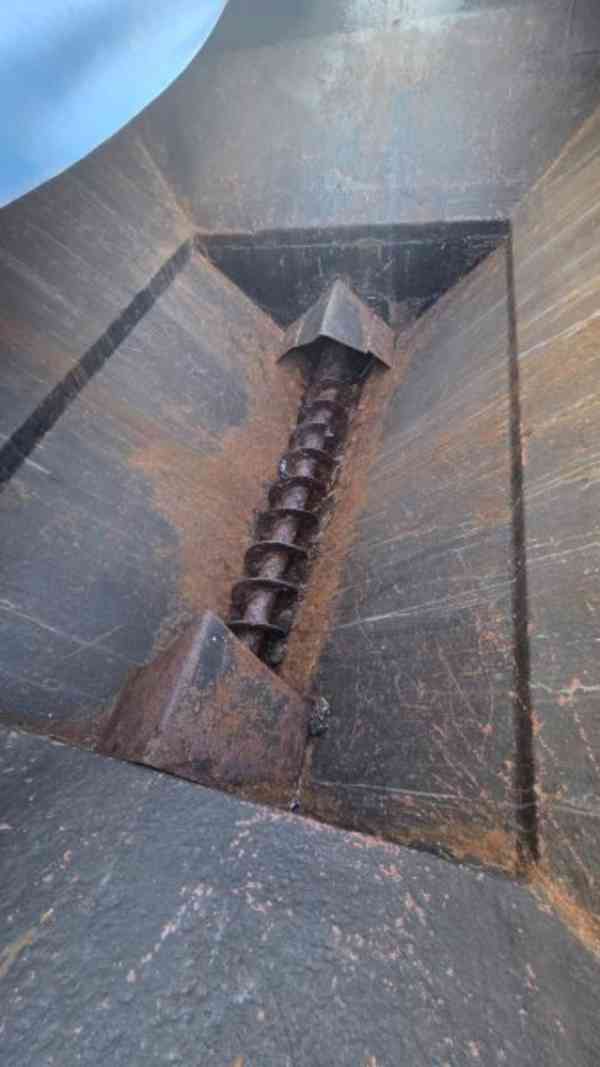 4x4 sypač 2.5m3 Praga UV80 radlice - foto 3