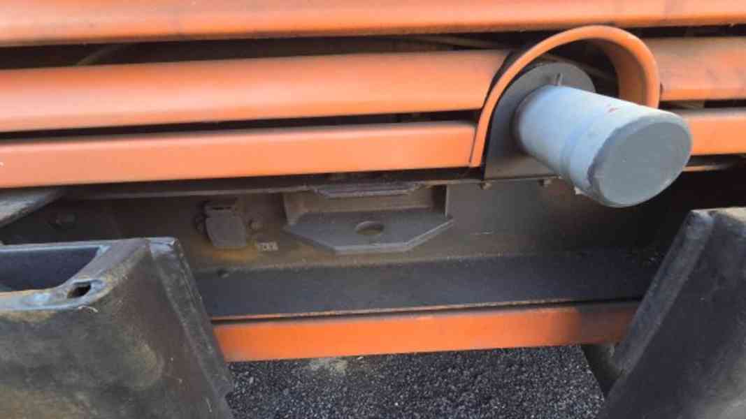 4x4 sypač 2.5m3 Praga UV80 radlice - foto 9