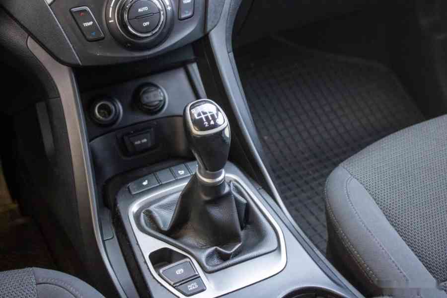 Hyundai Santa Fe 2.0 CRDi VGT 4x4 - foto 17