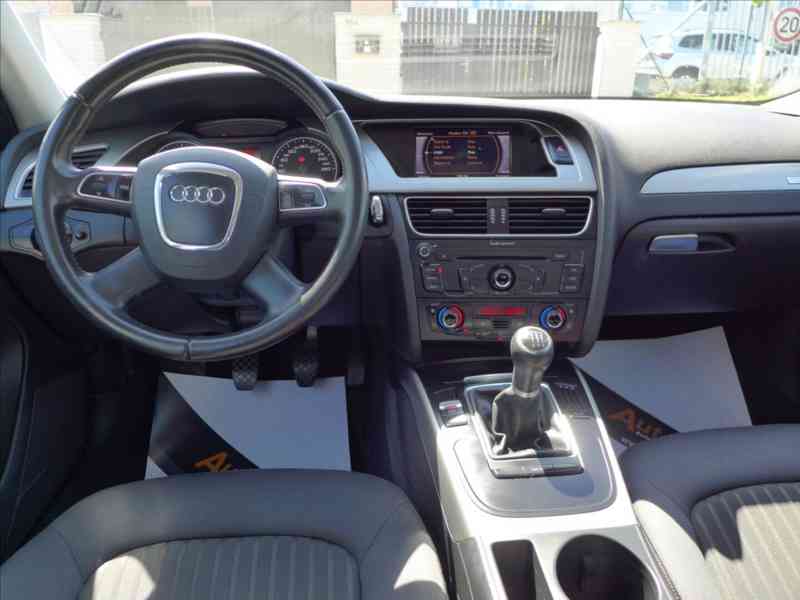 Audi A4 2,0 TDI 4x4 XENON 1.MAJITEL - foto 7
