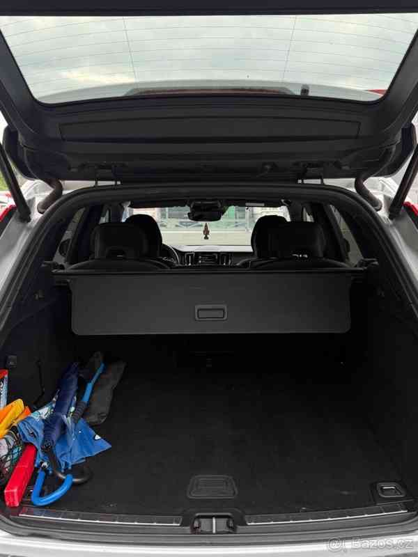 Volvo XC60 2,0   T5 AWD - foto 18