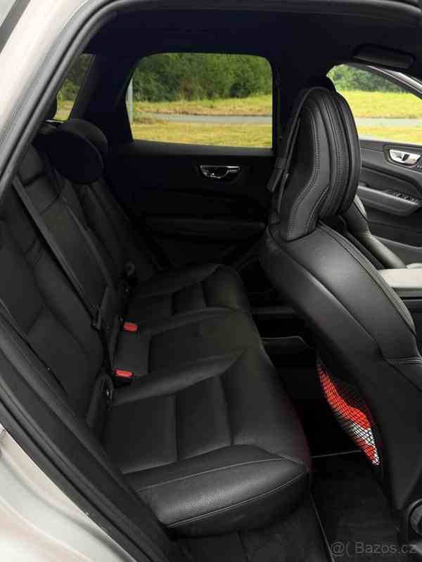 Volvo XC60 2,0   T5 AWD - foto 17