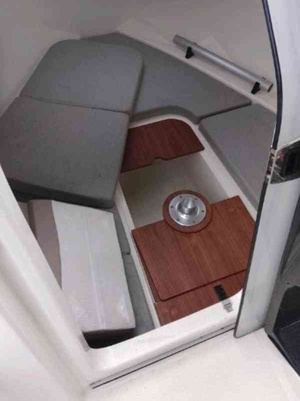 motorová loď QUICKSILVER ACTIV 555 CABIN - foto 14