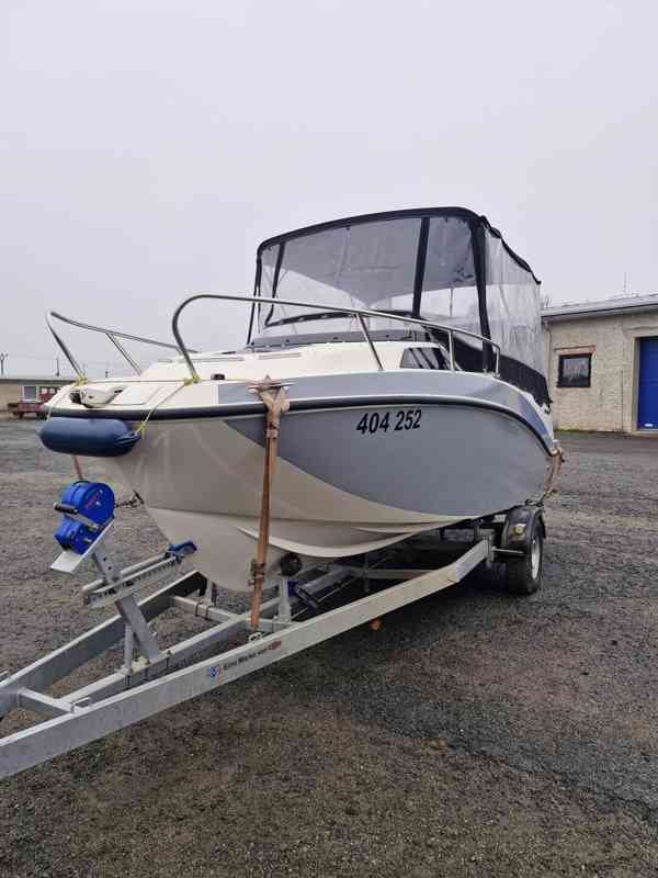 motorová loď QUICKSILVER ACTIV 555 CABIN - foto 6