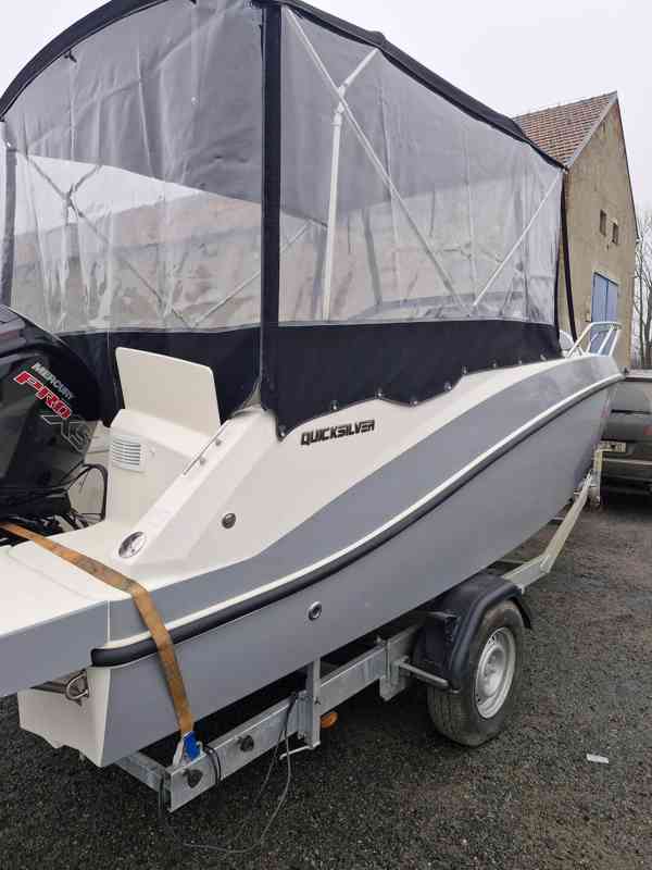 motorová loď QUICKSILVER ACTIV 555 CABIN - foto 2