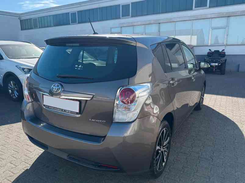 Toyota Verso 1,8i Edition-S+ benzín 108kw - foto 5