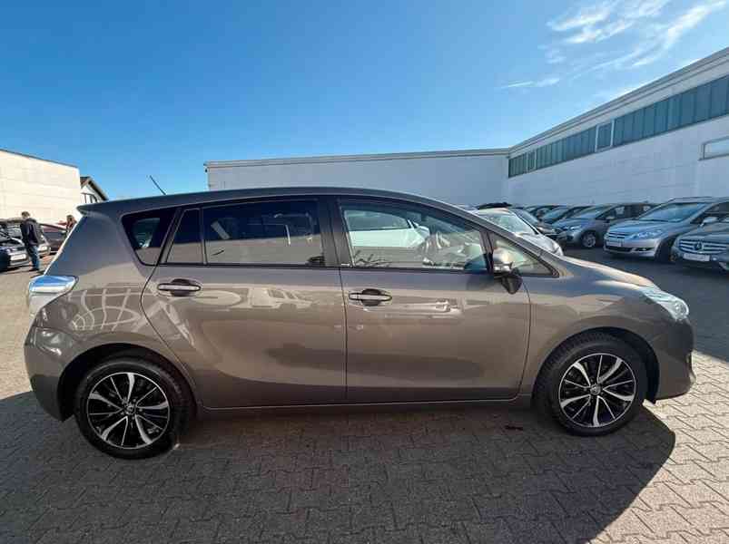 Toyota Verso 1,8i Edition-S+ benzín 108kw - foto 4