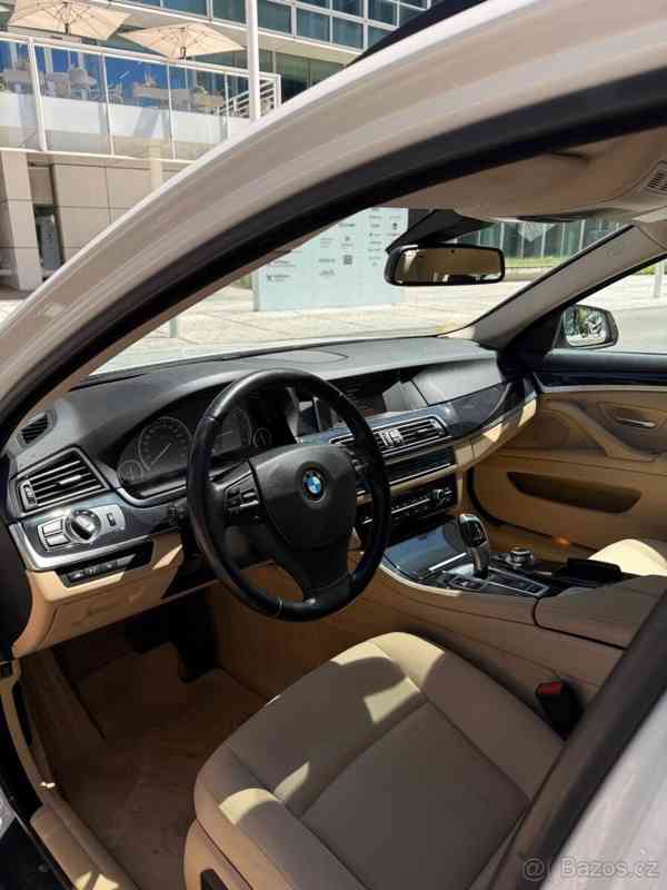 BMW Řada 5 3,0   D • Head-Up Display - foto 8