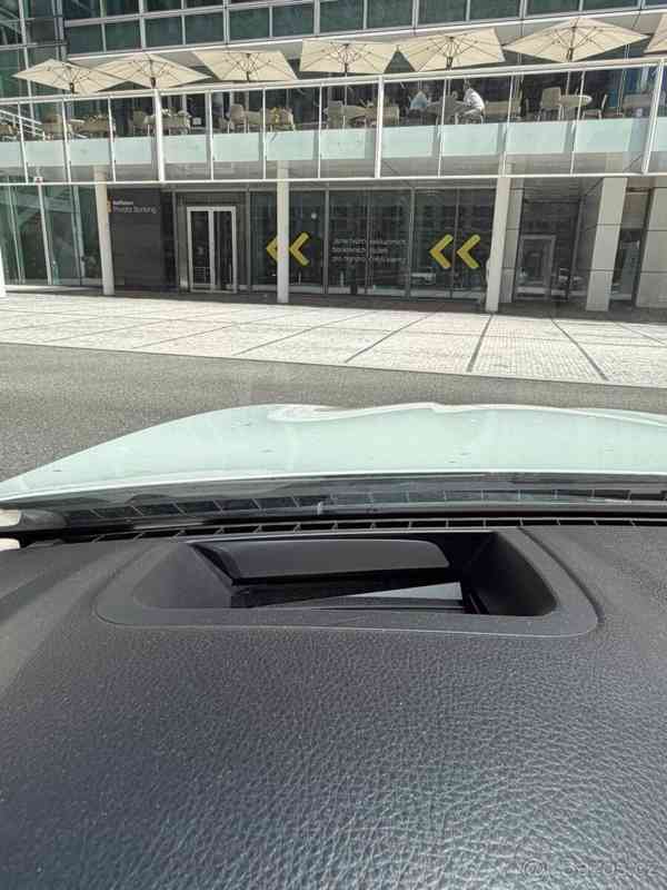BMW Řada 5 3,0   D • Head-Up Display - foto 10