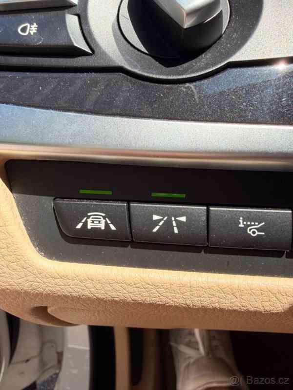 BMW Řada 5 3,0   D • Head-Up Display - foto 14