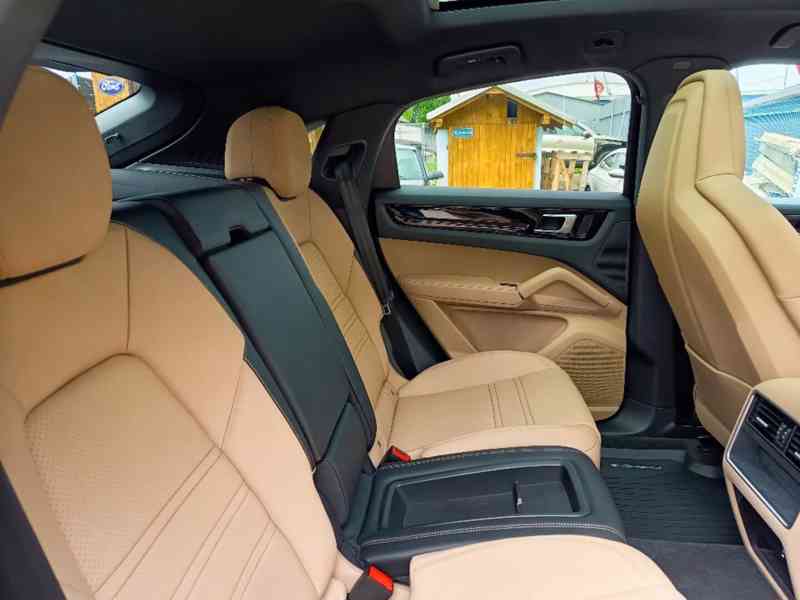 PORSCHE Cayenne Coupé SPORT CHRONO ČR 1 majitel DPH - foto 16