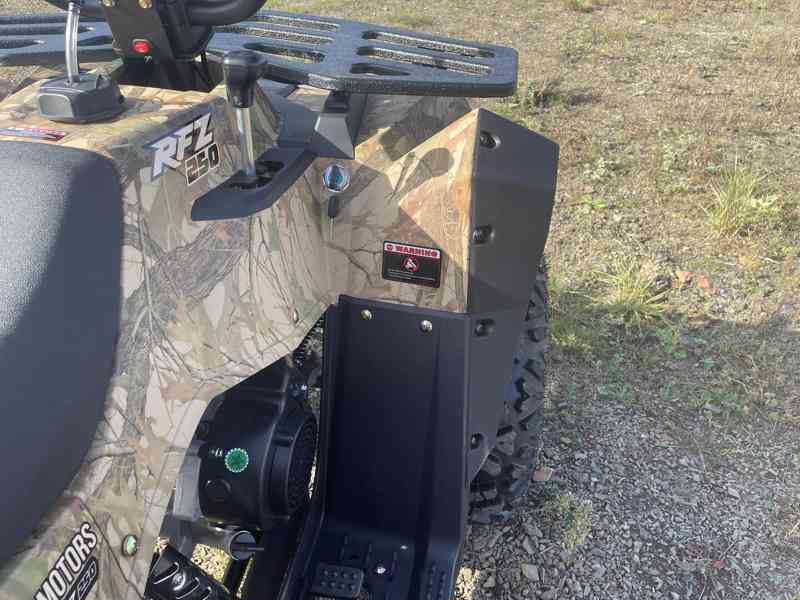 Čtyřkolka na SPZ s tažným - foto 2