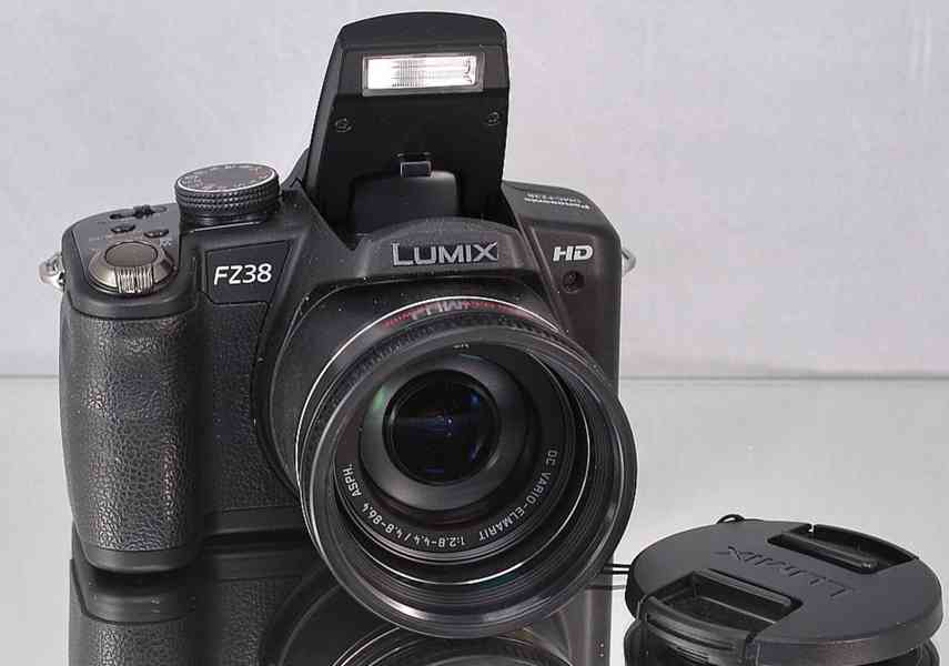 Panasonic Lumix DMC-FZ38 * CCD*18x Op.Zoom*HDV - foto 3