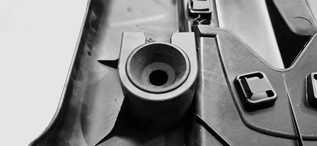 Horní kryt motoru 1.9 TDI PD 77kW Škoda 03G103925 - foto 4