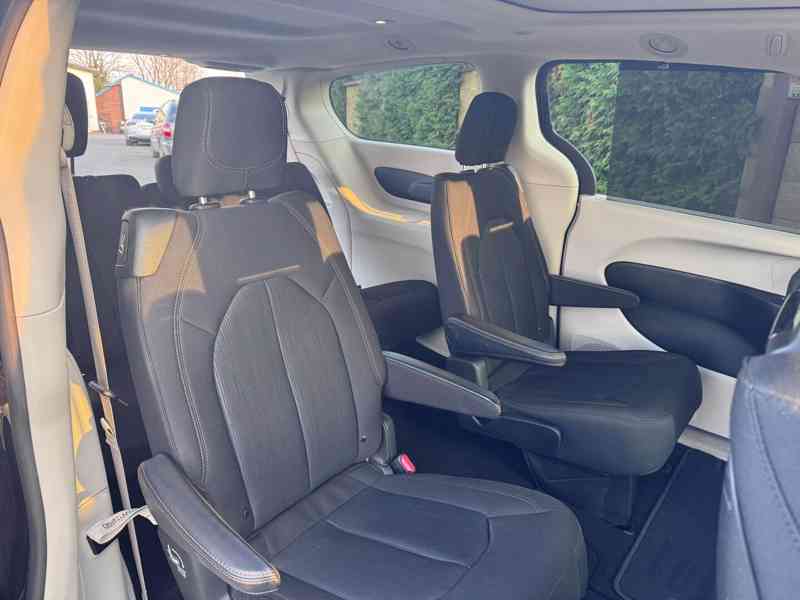 Chrysler Pacifica 3,6 Sunroof DVD S Type NEW 2020 - foto 9