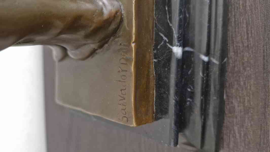 Dali  -  Surrealistický anděl - bronz  - foto 2