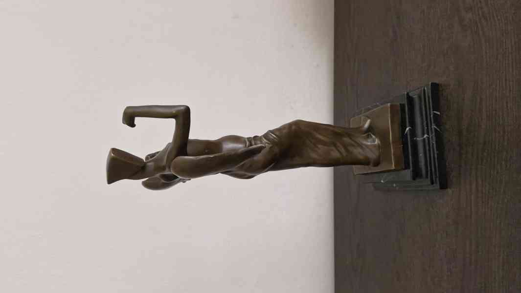 Dali  -  Surrealistický anděl - bronz  - foto 4
