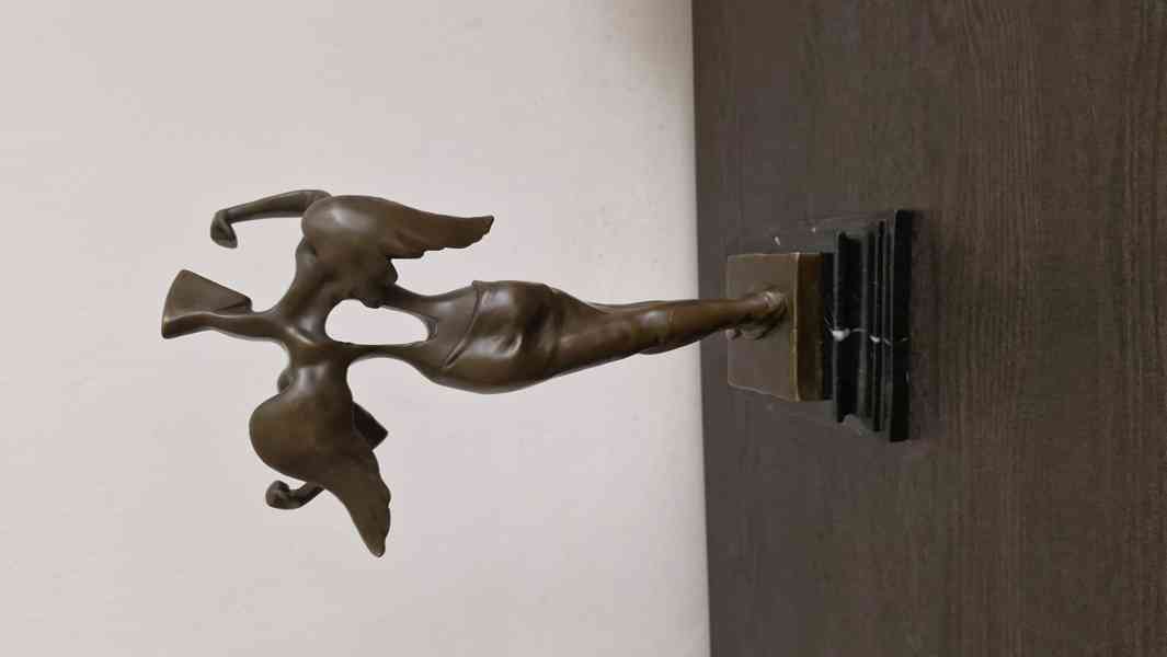 Dali  -  Surrealistický anděl - bronz  - foto 3