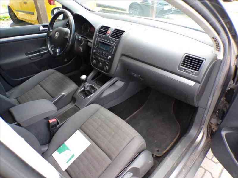 Volkswagen Golf 1,4 i TREND-HNED ODJÍŽDÍTE - foto 12
