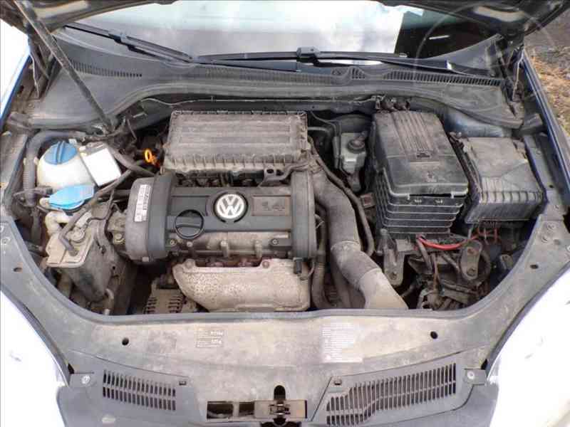 Volkswagen Golf 1,4 i TREND-HNED ODJÍŽDÍTE - foto 16