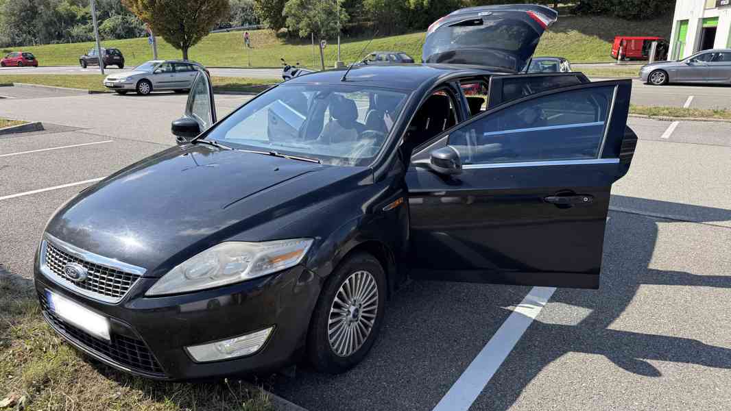 Ford Mondeo combi  mk.4 (2009) - foto 14