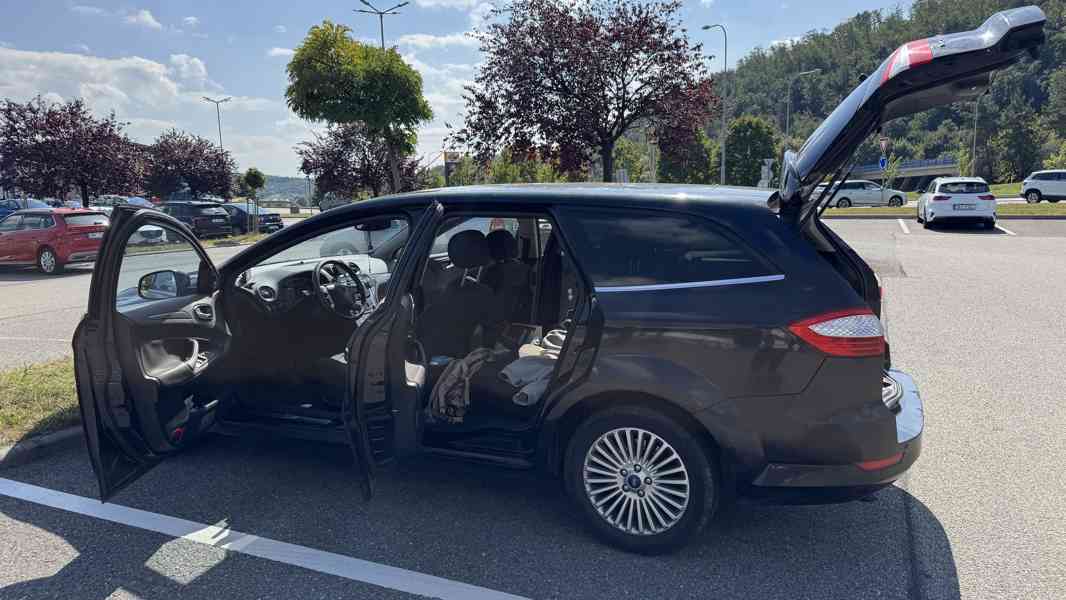 Ford Mondeo combi  mk.4 (2009) - foto 15