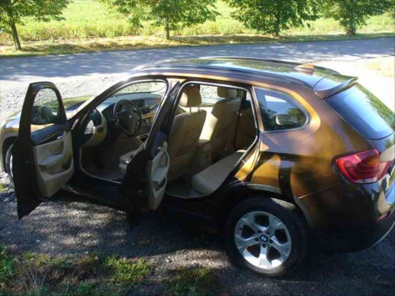 BMW X1 2,0   d, 130kW, 3/2011, naj.223tis.k - foto 8