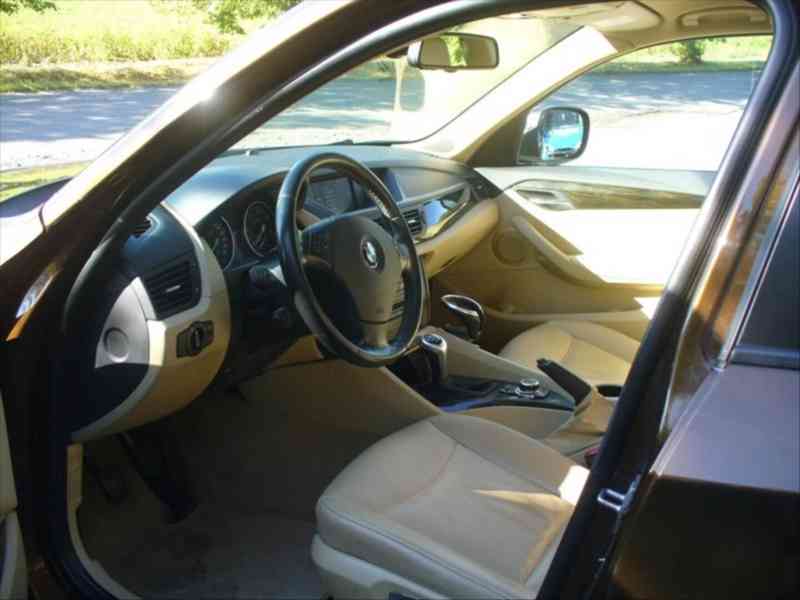 BMW X1 2,0   d, 130kW, 3/2011, naj.223tis.k - foto 9