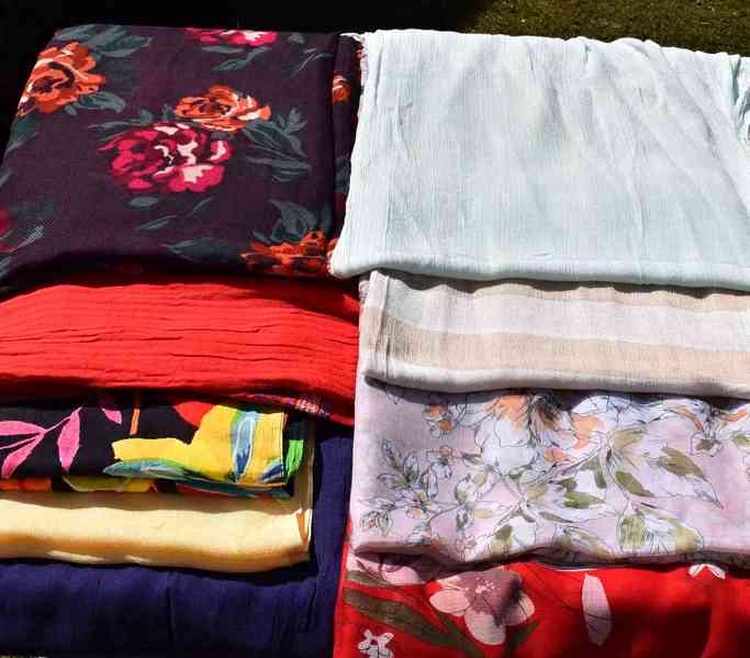 Šátky velké Esprit, Codello aj. - foto 2