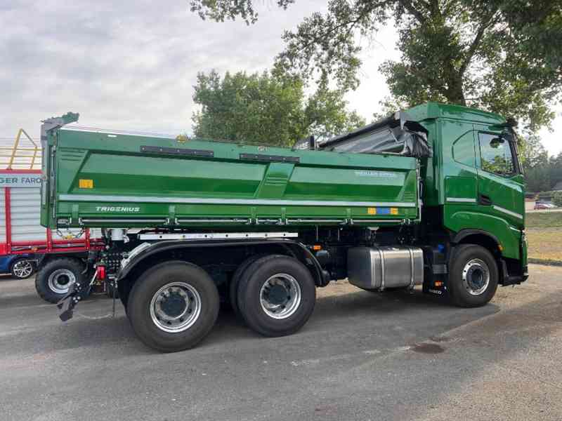 IVECO AS300X58Z HR ON+ 6x4 + třístranný sklápěč Meiller - foto 4