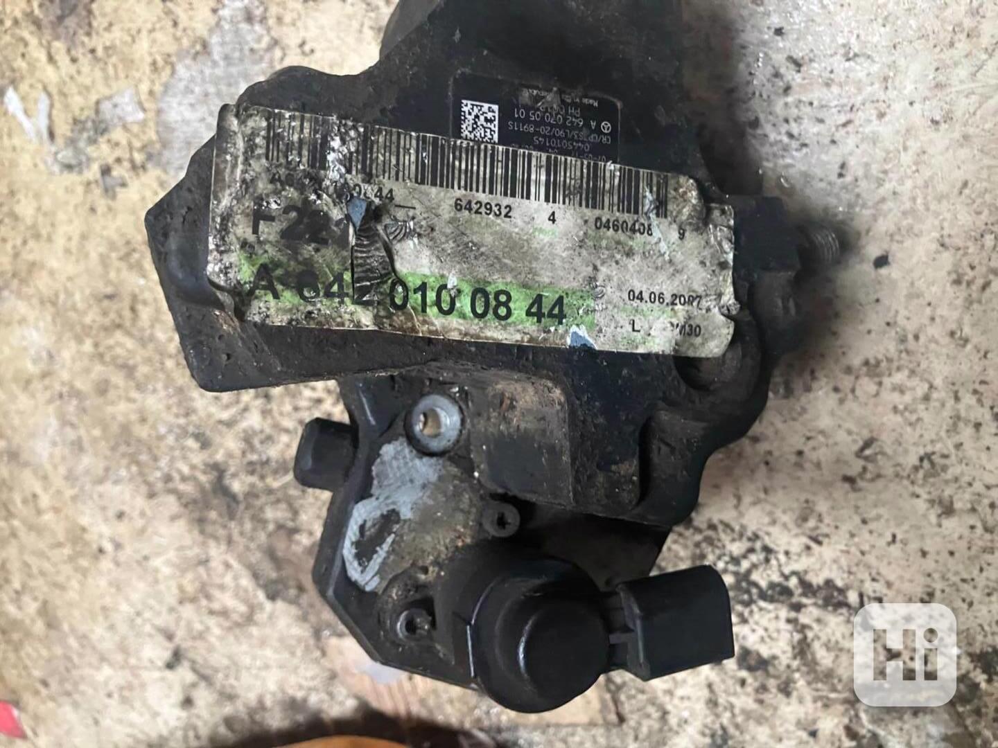 Mercedes W221/GL164 A6420100844 PUMPA PALIVA - foto 1