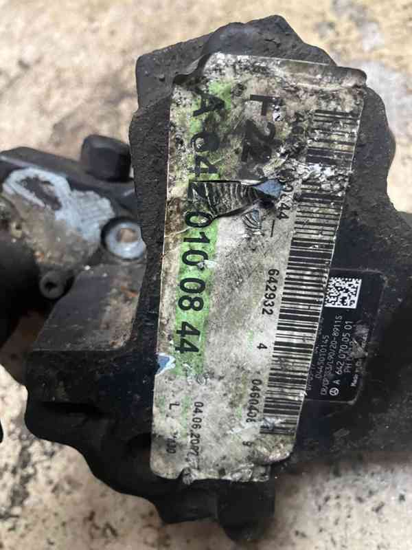 Mercedes W221/GL164 A6420100844 PUMPA PALIVA - foto 2