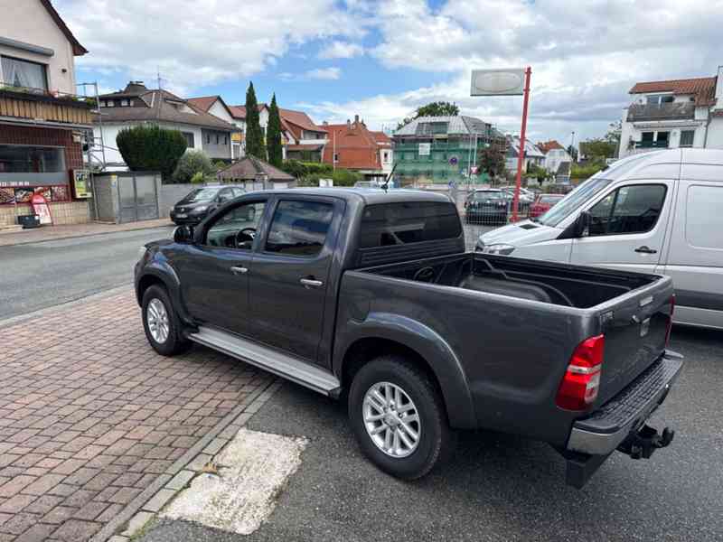 Toyota Hilux 3,0D4D Double Cab Comfort Aut. 126kw - foto 3