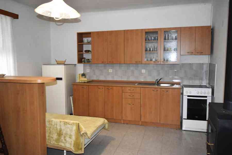 Písek u Chlumce nad Cidlinou - Rodinný dům s pozemkem 6015m2 - foto 2