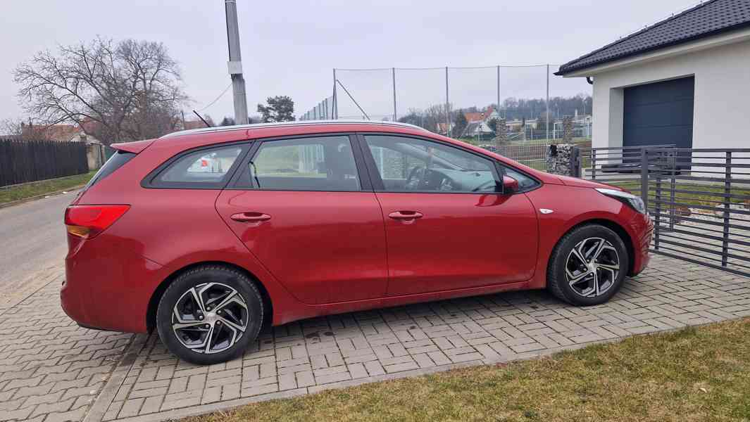 KIA CEEC 1.6 GDI COMBI r.v. 2014 - foto 4