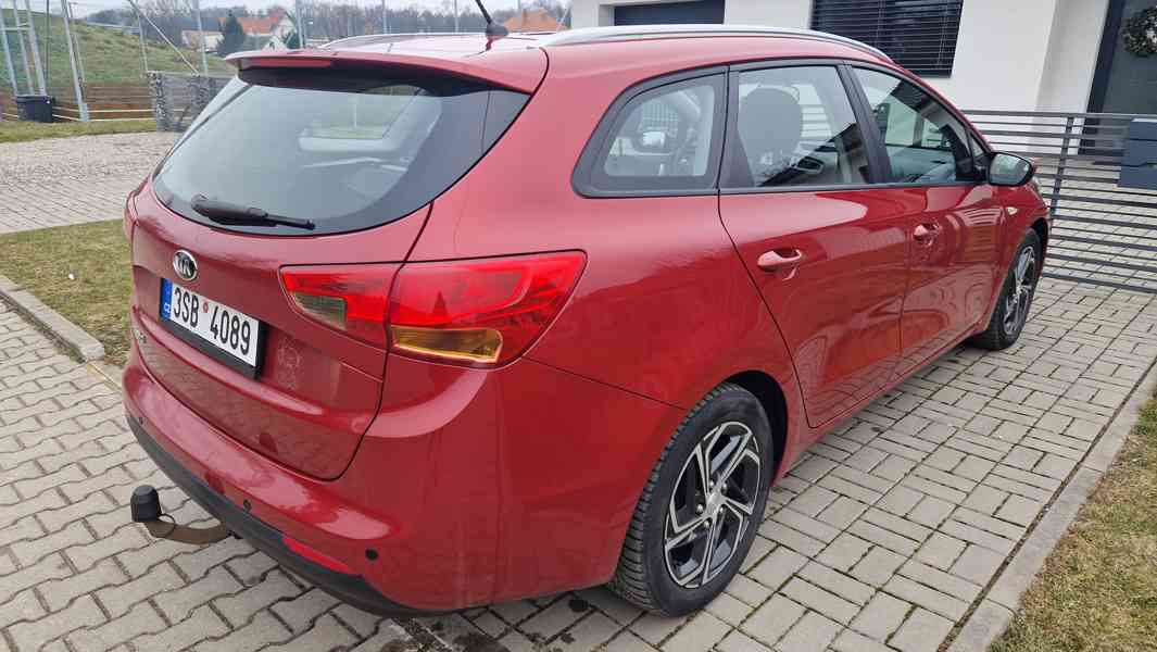 KIA CEEC 1.6 GDI COMBI r.v. 2014 - foto 6