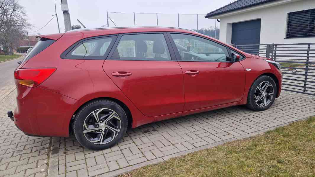 KIA CEEC 1.6 GDI COMBI r.v. 2014 - foto 8