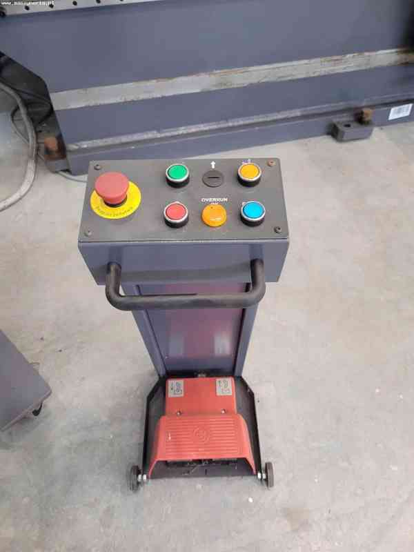 CNC hydraulický ohraňovací lis BAYKAL APHS 31440 - foto 7