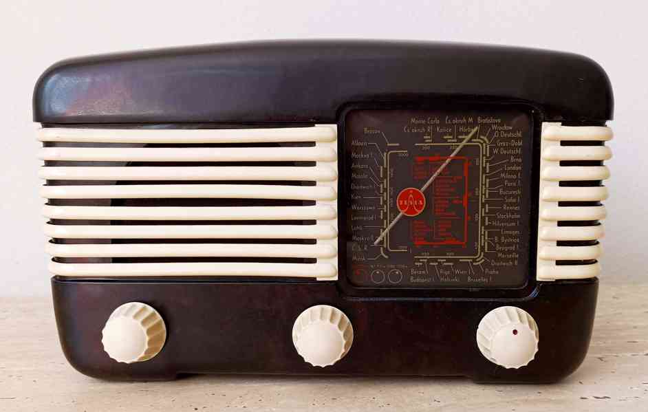 Starožitné elektronkové rádio Tesla Talisman 306U