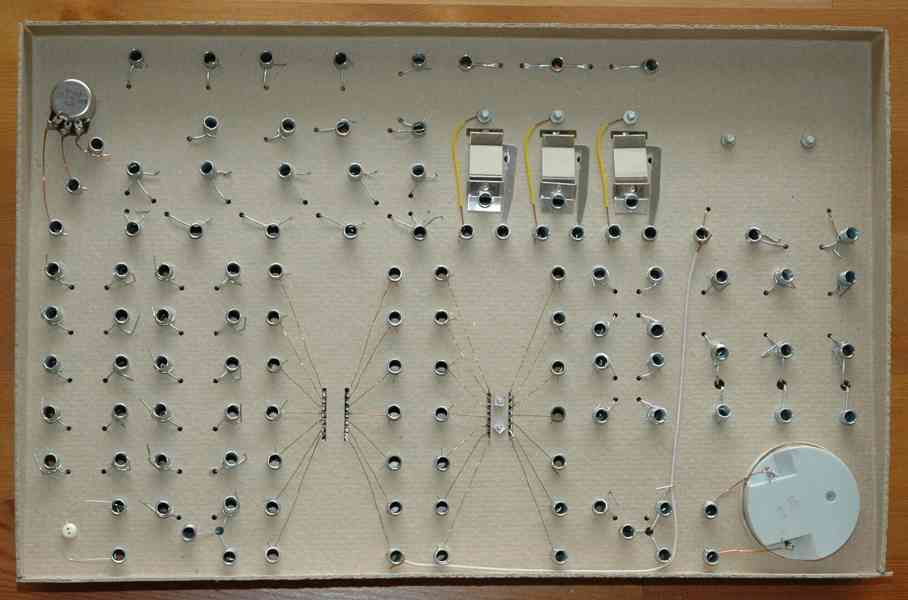 Elektronická hra Logitronik 01 a 02 - foto 17