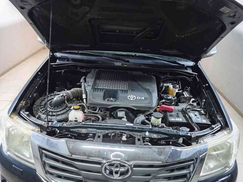 Toyota Hilux Double Cab Life 4x4 106kw - foto 6