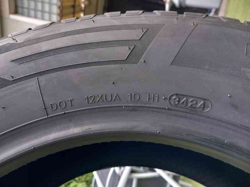 HANKOOK Winter icept LV (RW12) 215/70 R16 C 108/106R - foto 4