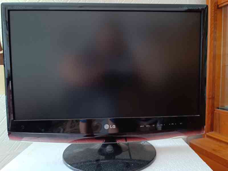 Prodám televizi - černý monitor/TV  LG  LG M2262D, používaný