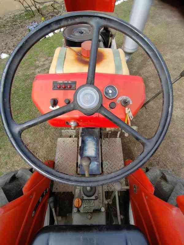 Traktor Yanmar YM 1700 - foto 6