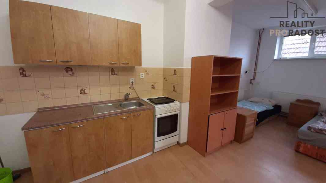 Prodej komerčního objektu ve Veselici na Moravě + 2x byt - foto 3
